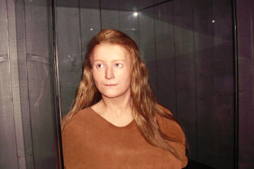 198-06.08. Falbygdens Museum in Falkoeping-Himbeermaedchen